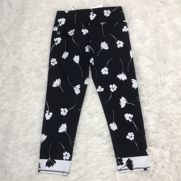 NWT Fabletics Floral crop Leggings - Picture 4 of 4